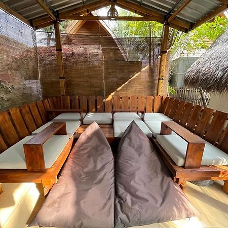 Nelly Homestay غيلي آير المظهر الخارجي الصورة